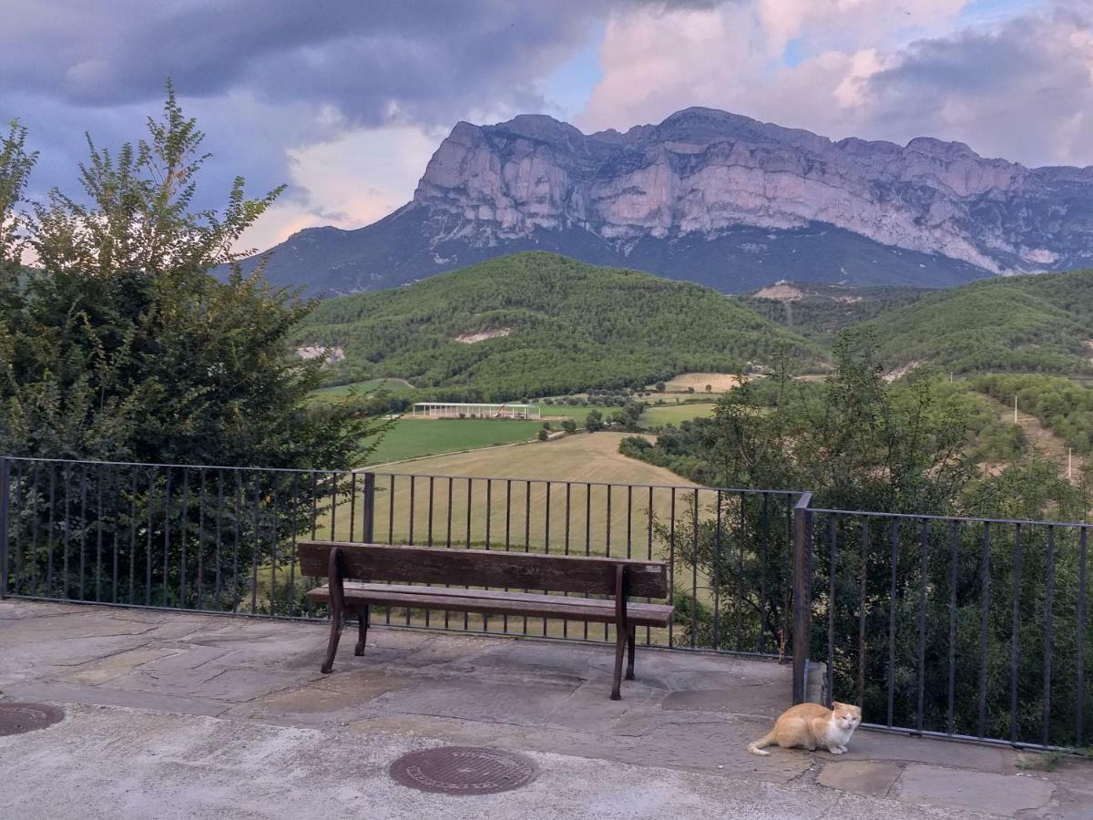 Casa Encuentra, En El Pirineo Al Lado De Ainsa Pensionat El Pueyo de Araguás Exteriör bild